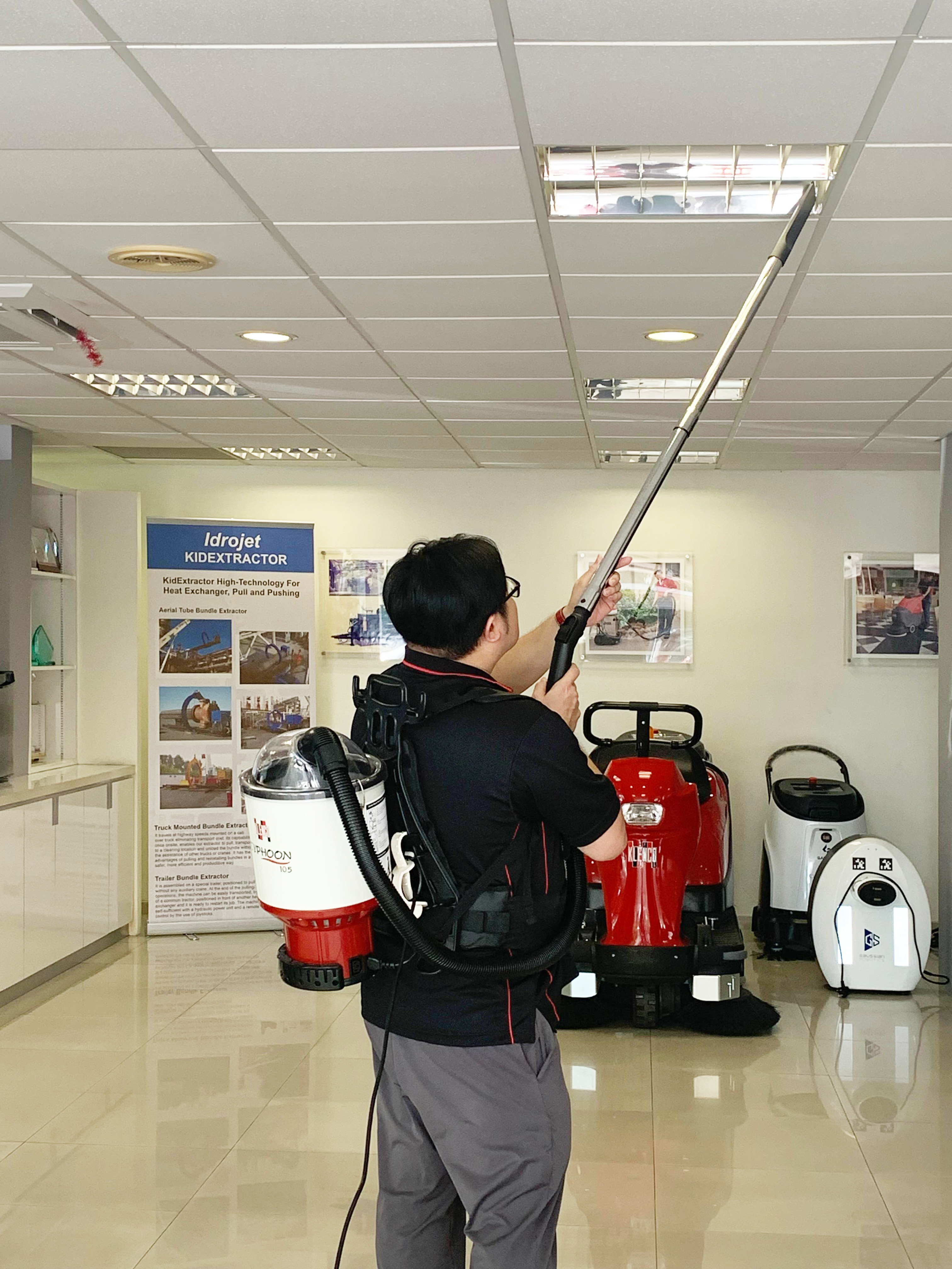 TYPHOON 105 - Image 4